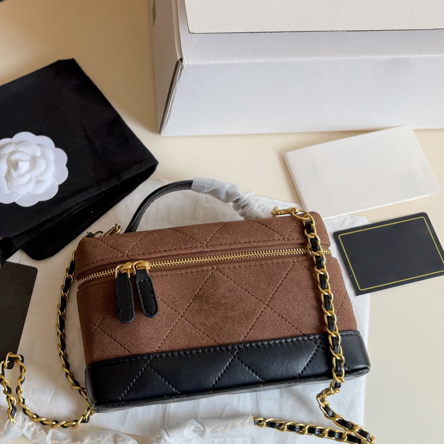 Luxury cc vanity bag Designer Bags 2026 Trends makeup bag tote handbag womens high quality crossbody shoulder bags toiletry bag pouch storage make u