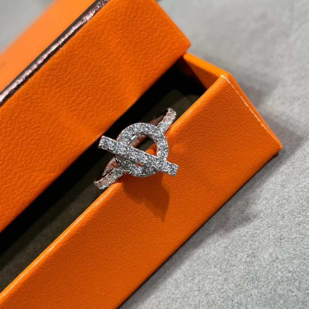 Designer Finesse OT Toggle Ring Minimalist Full Zircon Diamond Ring Luxury Classic Buckle Ring Fashion Couple Jewelry Gift for Women Men