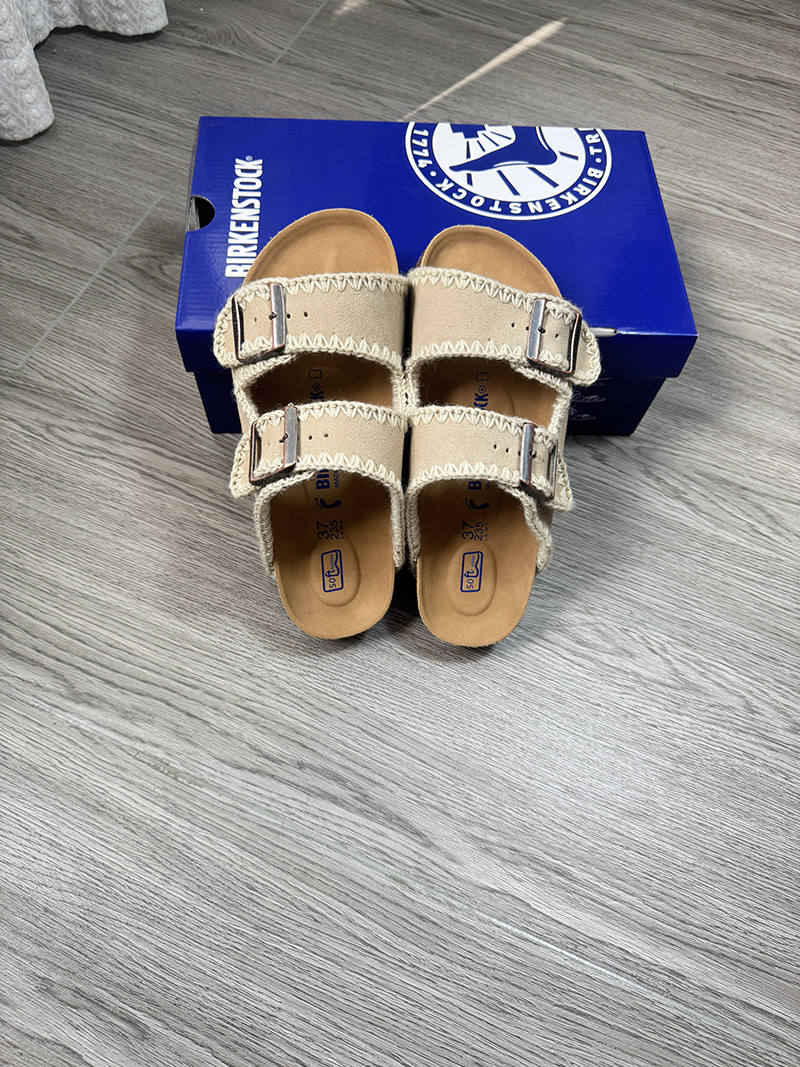 Arizona Sandali con doppia fibbia in pelle scamosciata beige Bordo fatto a mano all'uncinetto Plantare in sughero morbido Cinturino regolabile Ciaba