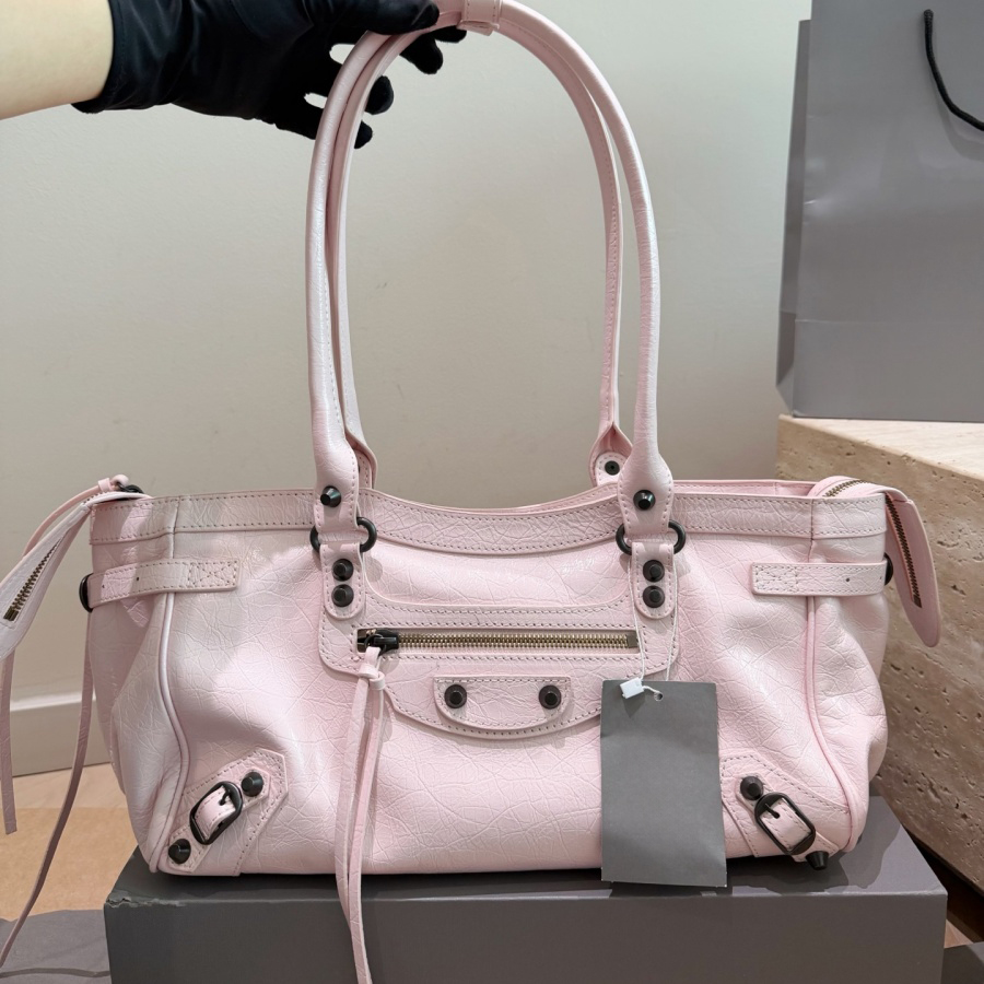 Luxury Women Shoulder Bags Classic Chain Bag Designer Totes Fashionable Bags Solid Color Multiple Bag Styles Available in Two Sizes Letter B Buckles