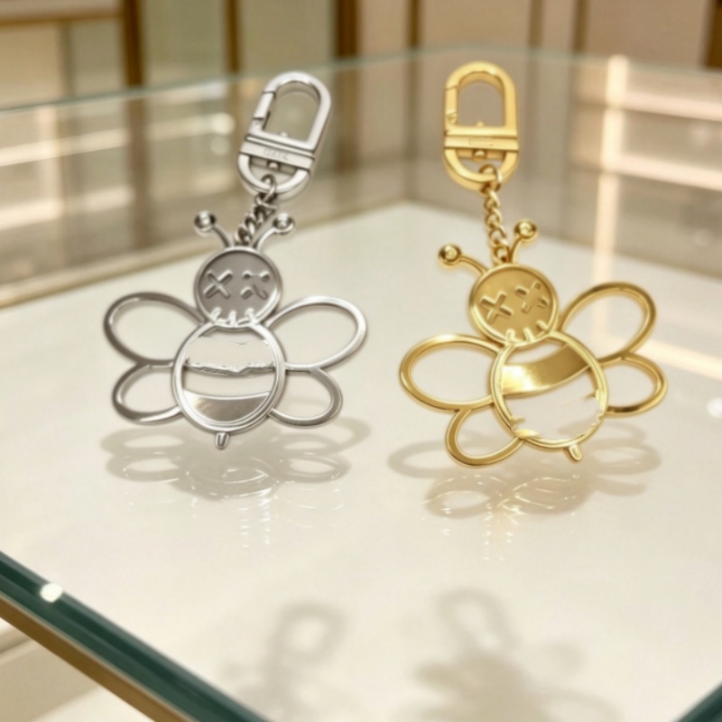 Breloque de sac abeille en métal creux minimaliste, argent or, dessin animé Smiley abeille, porte-clés de luxe, pendentif de décoration de sac à