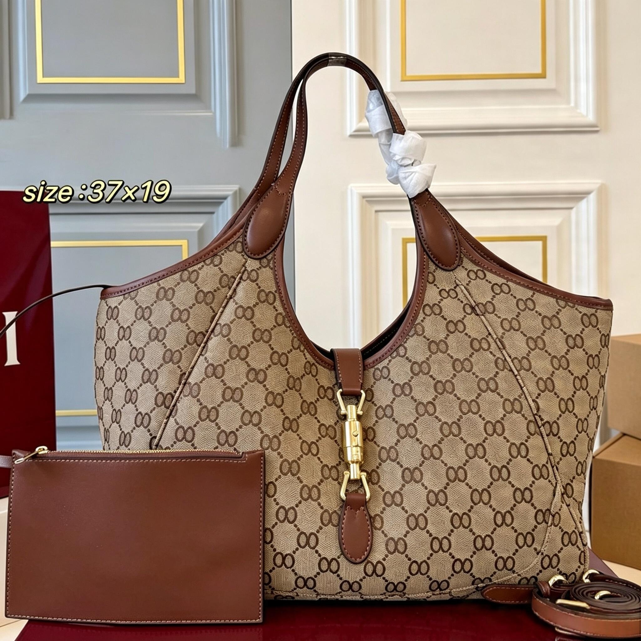 Women Retro Printed Oversized Capacity Tote Bag Leather Edge Metal Buckle Design Comes with Mini Clutch AND Extra Long Strap Fashion Daily Travel Un