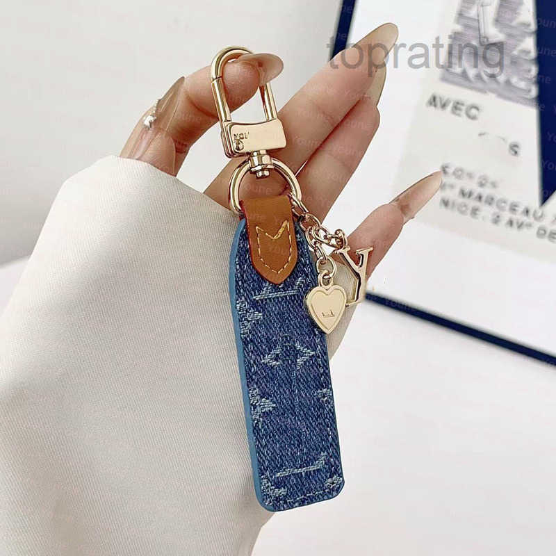 Fashion Cherished Tab Key Holder Accessories Designer Floral Denim Leather KeyChain Car Key Chain Ring Charm Pochette Accessoires Name Tag Hot Stamp