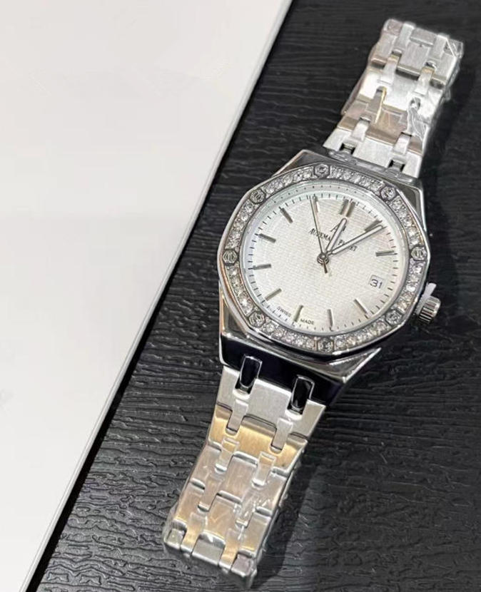 fine womens quartz watches small round dial face Designer lady wristwatches high quality women Birthday Christmas gits