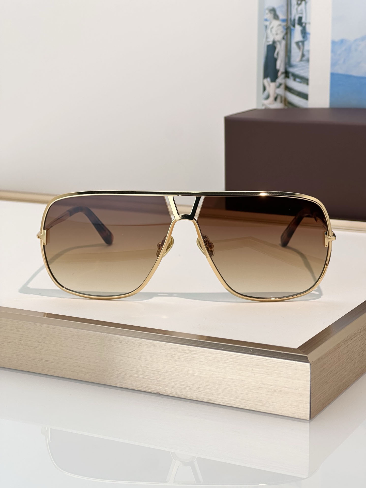 Luxury Designers Womens Sunglasses For Women Men Sun Glasses Mens 1204 Designer Fashion Style Protects Eyes Random Box