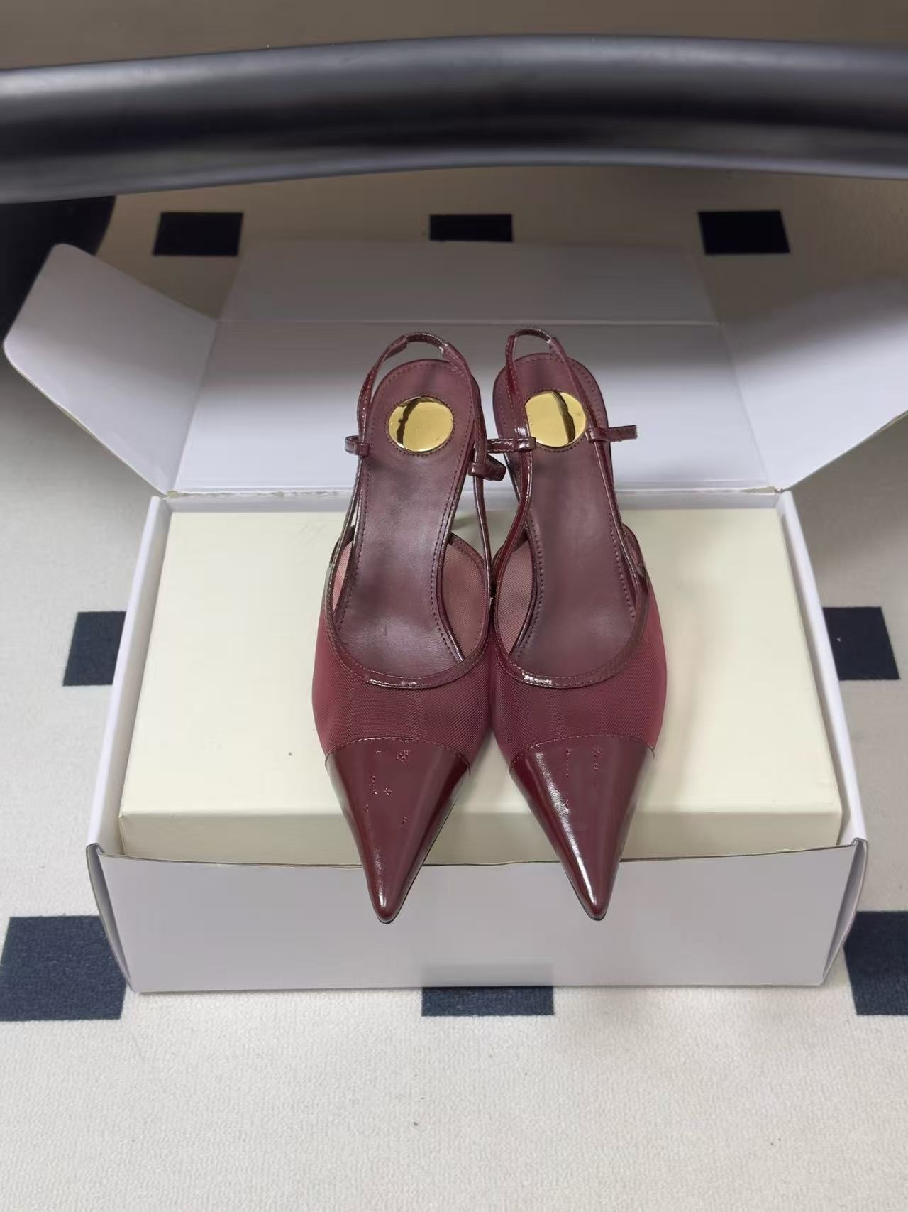 Exquisite light luxury high-end pointed toe stiletto formal sandals