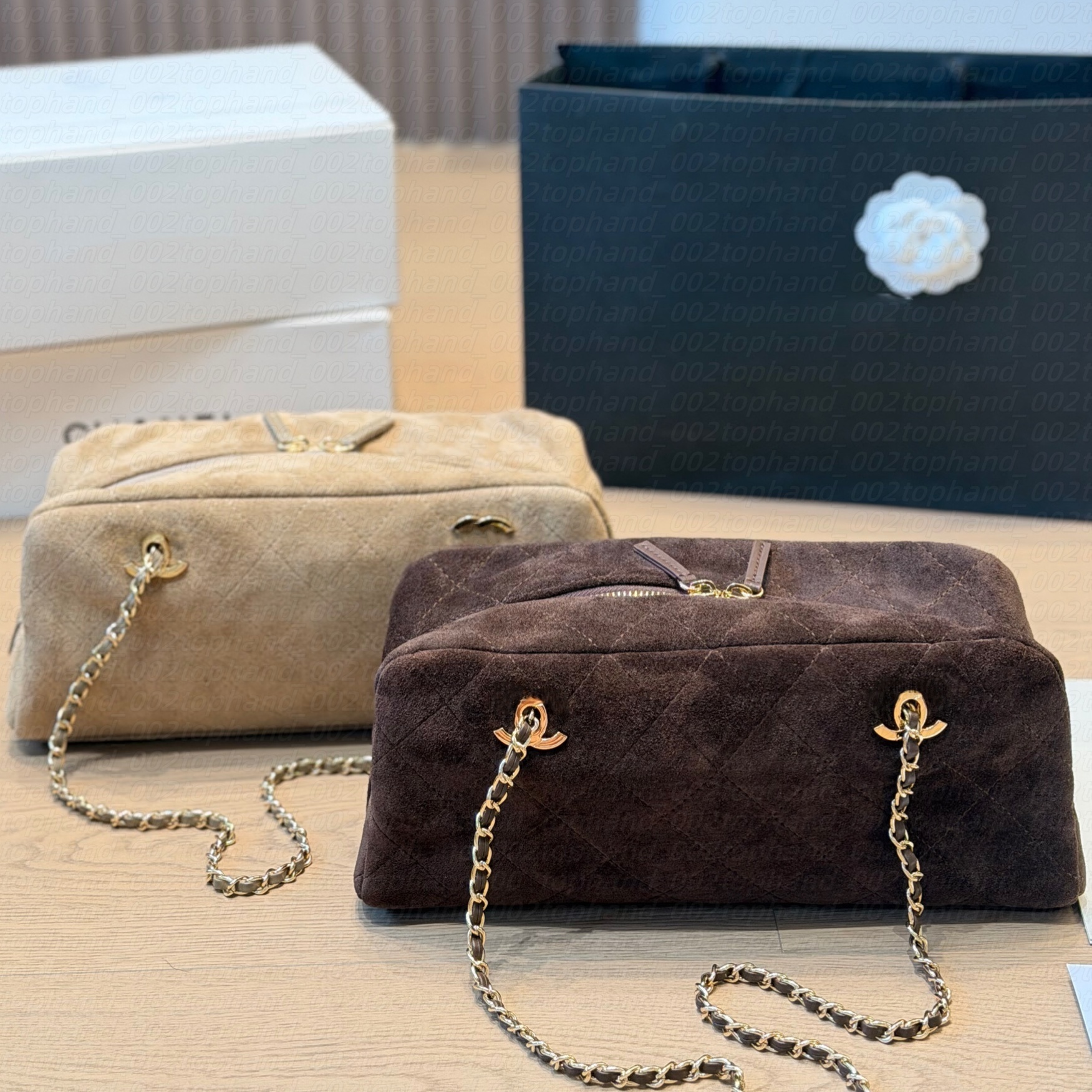 Large Capacity 26A Designer Shoulder Bag Clutch sac Womens Suede Totes Luxury Handbag Lizard Pattern Handle Flap Leather Metal Matlasse Makeup eveni