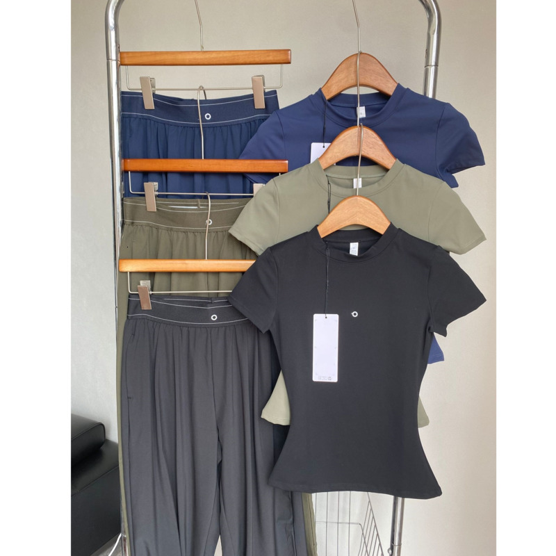 Womens Tracksuits 2 Piece Yoga Set Summer Quick Dry Breathable Stretchy Fabric Pilates Outfit Solid Color Slim Fit Casual Clothing