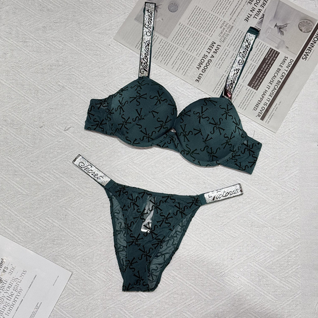 Trendy Bras Sets Vest Victoriasssecrets Brand Bra Set Lace Womens Sexy Bikini Brassiere Underwear Wide-Strap Push-Up Women Plus Size High-Slit Panty