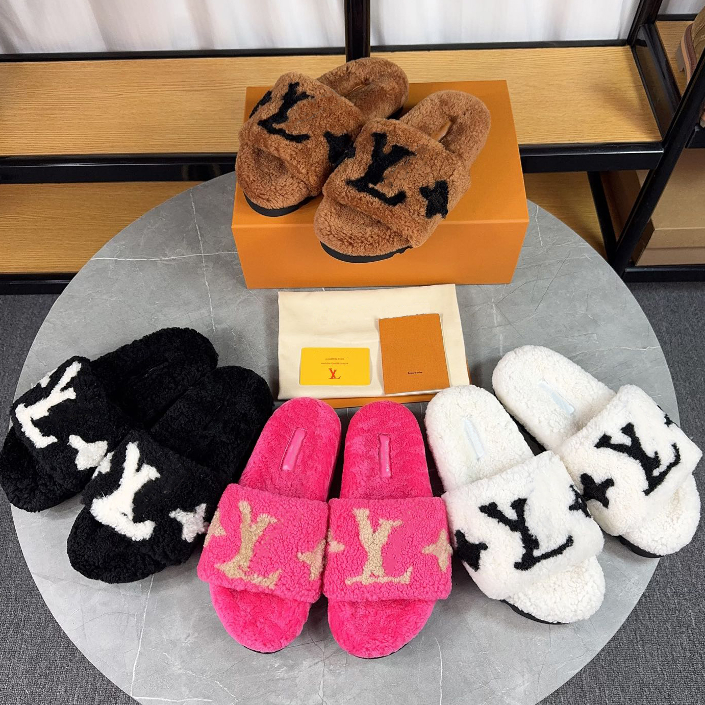 Women Winter Bom Dia furry Slide Slippers Soft Fluffy Open Toe Indoor Slippers Zipper Pocket Design