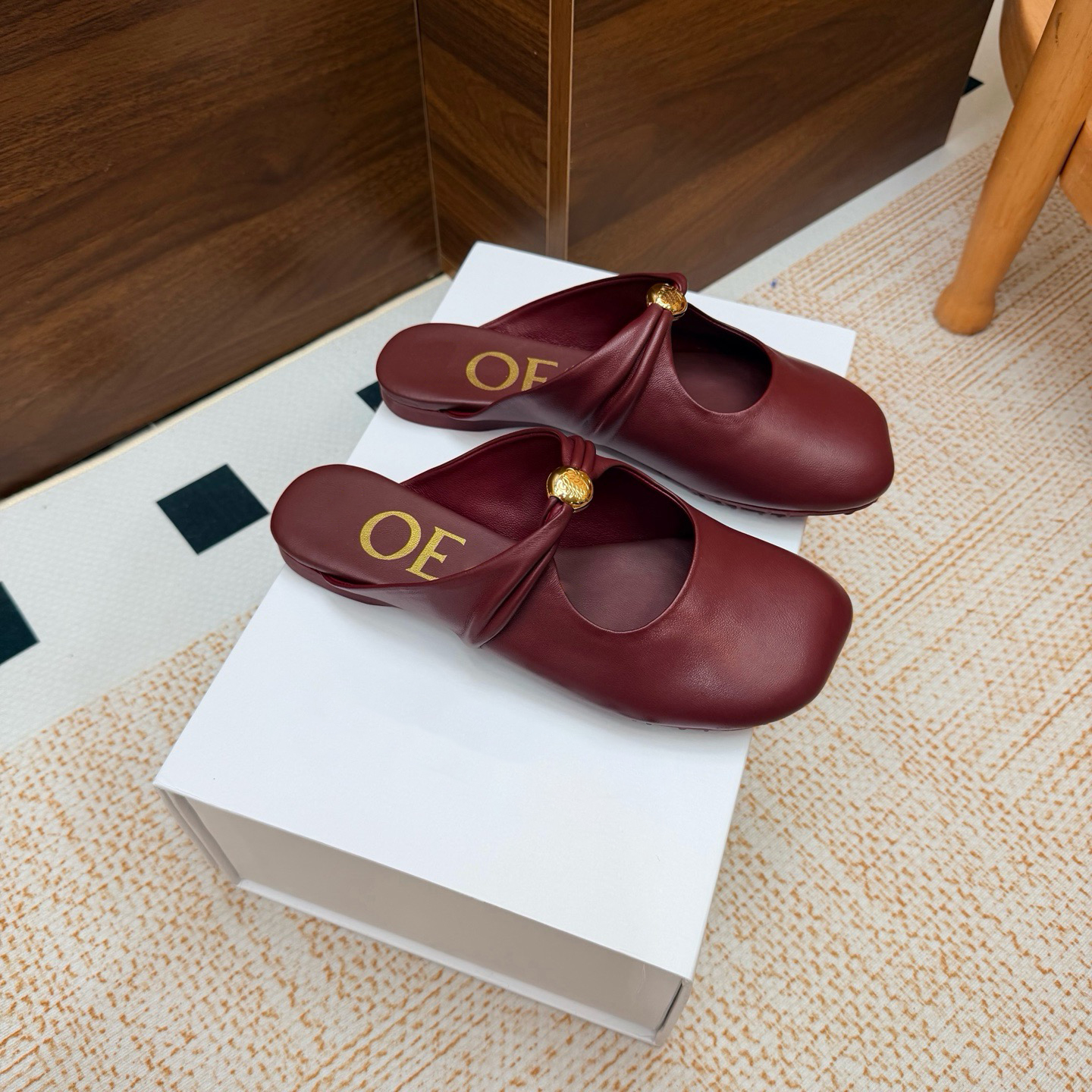 10a Top Quality Luxury Designer Slippers 25ss Golden Buckle Flat Bottomed Half Drag Mary Jane Shoes Slides Classic Slip-on Real Leather Dragging San