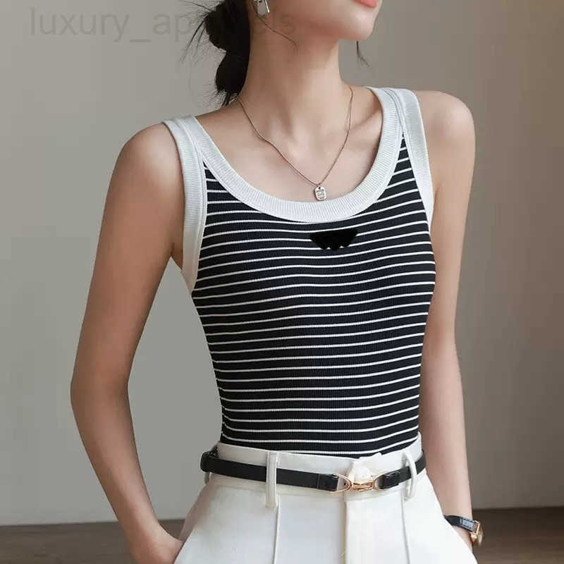 Womens tank Designer top women t shirt knitted sweater Quality Womens top running veste women vest Round Neck sexy sleeveless vests Breathable camis