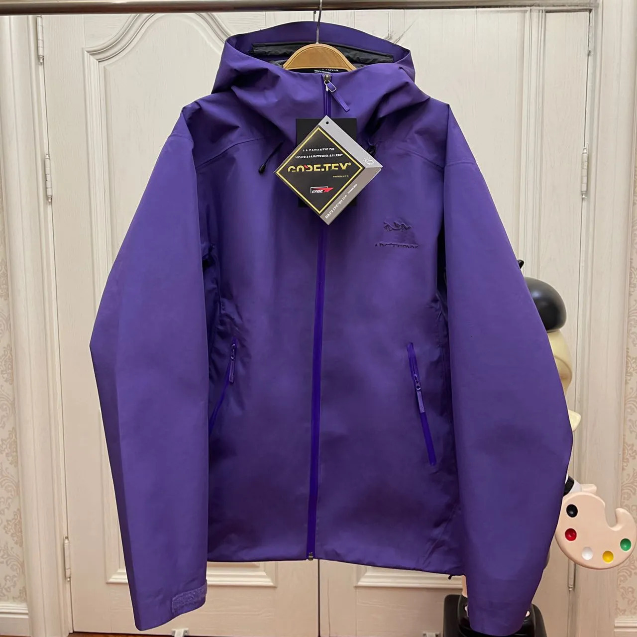 Arcterylyness Womens ARC Designer Clothing Embroidered Logo Lightweight Waterproof Rain Hiking Windbreake Coat Mens Arcs Jacket 517