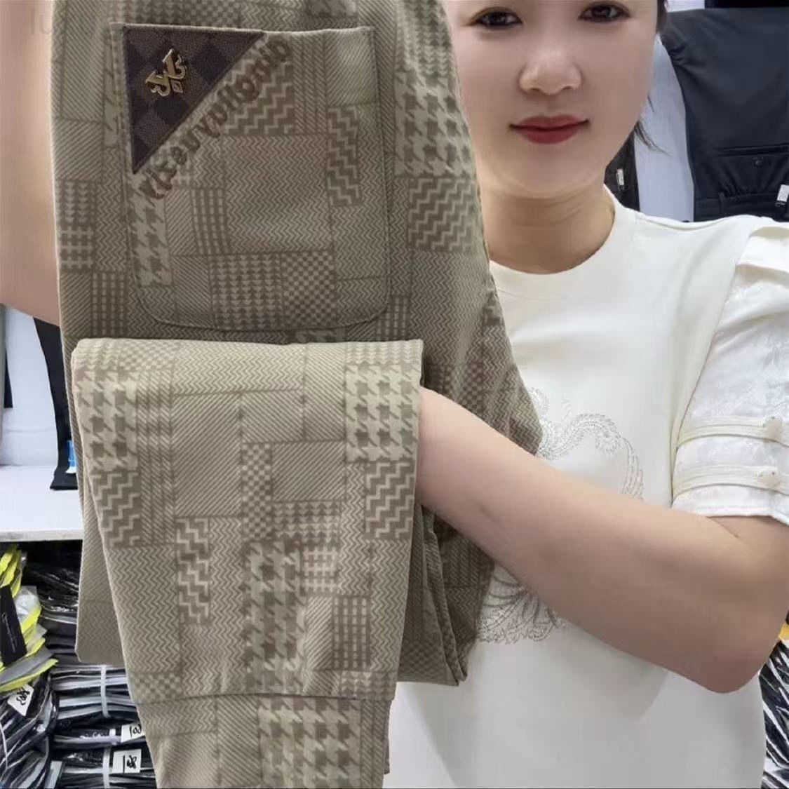 Designer Clothes Source Manufacturer 2025 High-End Spring Summer New Casual Mens European Version Fashion Trendy Handsome Luxury Brand Sports Pants