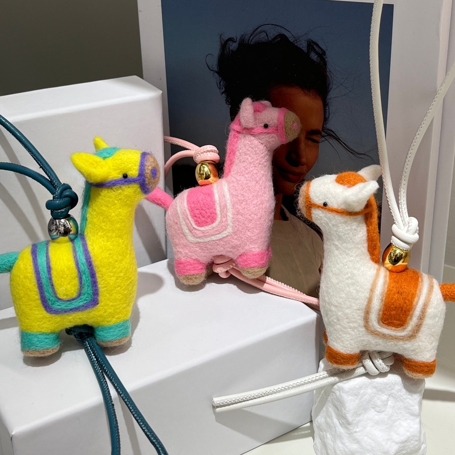 Kawaii Handmade Alpaca Wool Felt Horse Bag Charm Cute Colorful Pony Keychain With Bell Leather Strap Lucky Ornament Car Pendant Women Bag Accessorie