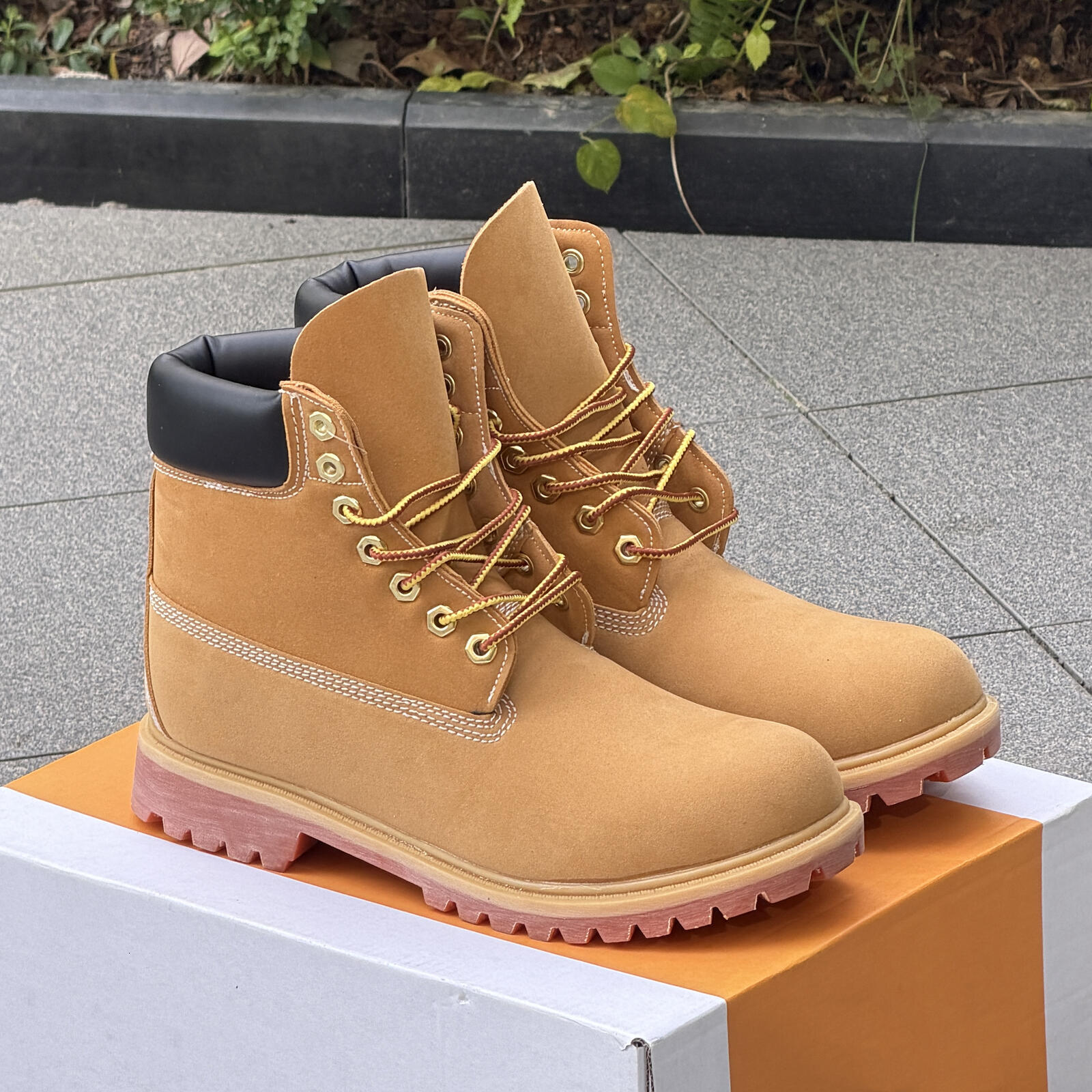 TOP boot Designer luxury Boots Shoes Men Boots Waterproof Ankle Classic Martin Shoe Cowboy Yellow Red Blue Black Pink Hiking Motorcycle Boots size 3