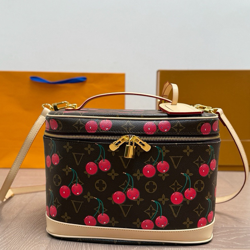 2026 Cosmetic Bags Cases womens Makeup Bag Classic Luxury designer zipper travelling Toiletry Travel Pouch Ladies Wash bag Purses Handbag Shoulder B