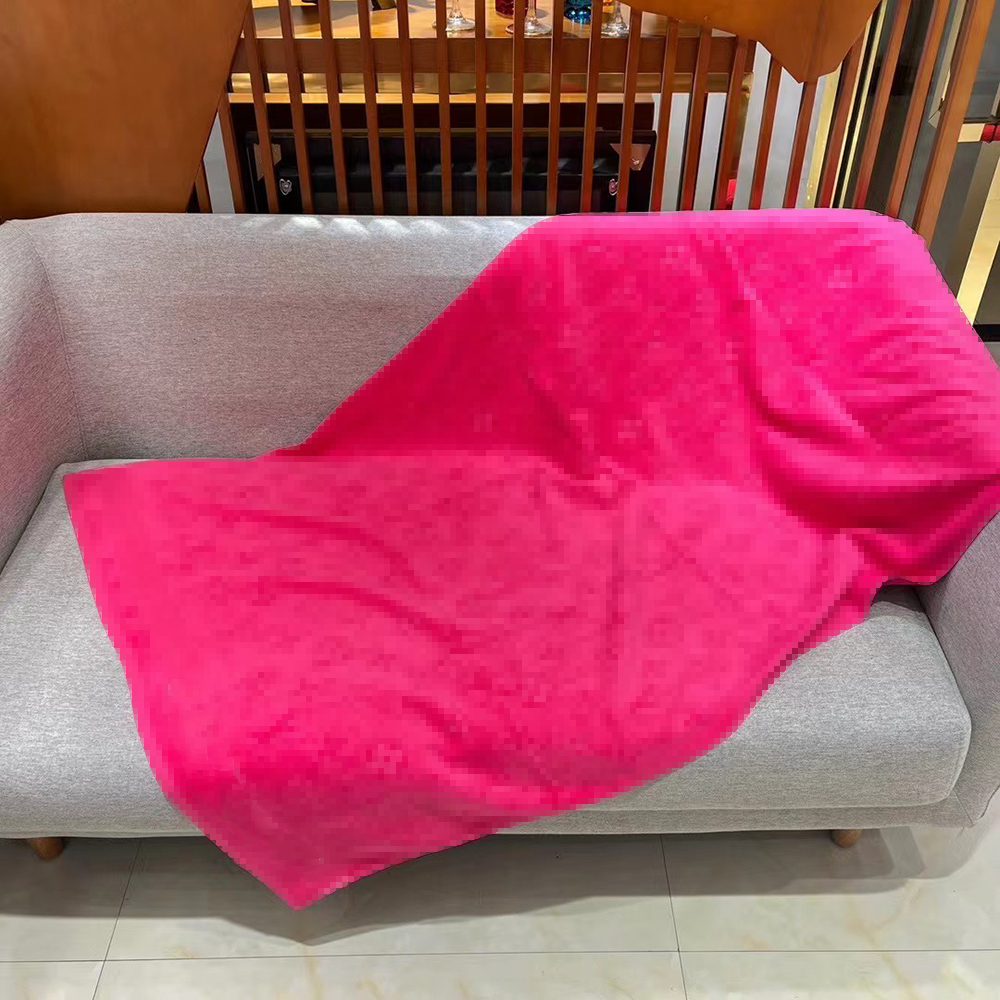 Designer High Quality 3D jacquard craft Luxury Bath Towel Classic Logo for Travel Beach towel Bath towel Sofa blanket