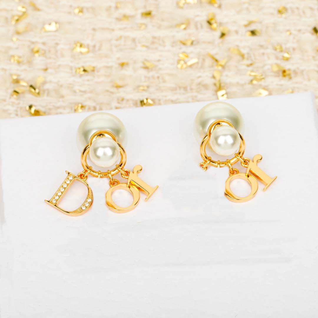 2026 Luxury quality charm drop earring with diamond and white shell beads in two colors plated have stamp box words style PS6993B