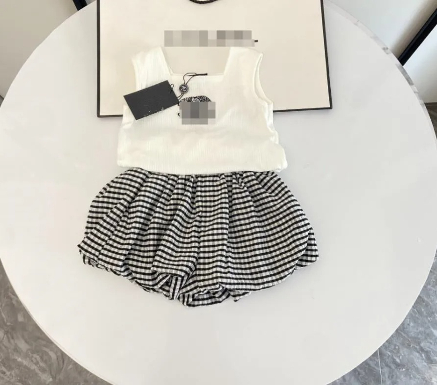 2026 NEW Designer Kids Girls Dress Suit Luxury Kids Designer Clothes 2Piece Sets Summer Girls Boys Cute Suit 2piece Suit Baby Designer Children Tshi