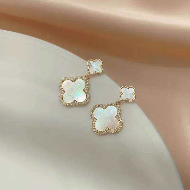 Mode chanceux trèfle à quatre feuilles boucles d'oreilles lustre boucles d'oreilles concepteur pour les femmes marque lettre agate blanche nacre