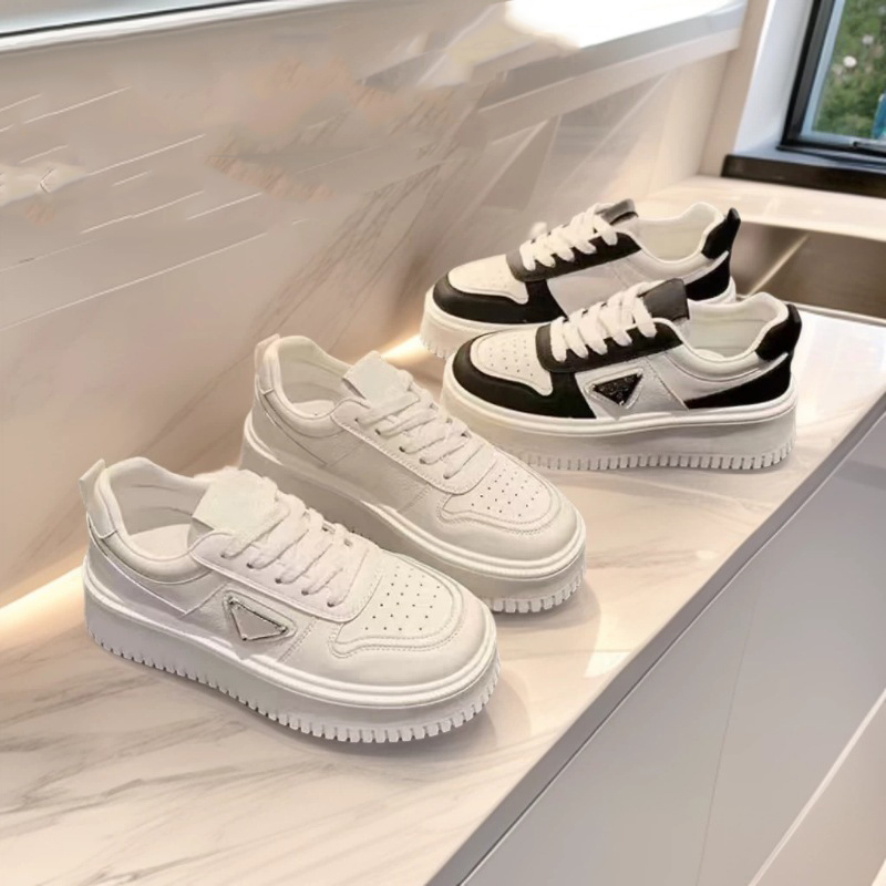 2026 Spring Summer New Lowtop Thick Soled Height Increasing Casual Sports designer White Shoes Men Women Daily Commuting Students