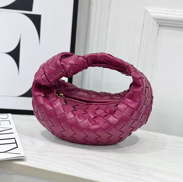 26ss Nouveau sac tissé à la main Designer femmes à la mode aisselle sac à main en peau de vache nuage sac Dumpling sac en deux tailles