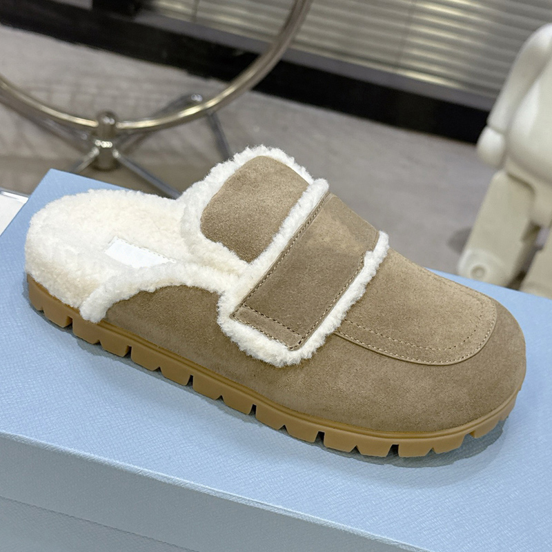 Sandales de styliste plates en peau de mouton, sabots en daim, pantoufles, diapositives en fourrure, plate-forme, maison d'hiver pour femmes, tai