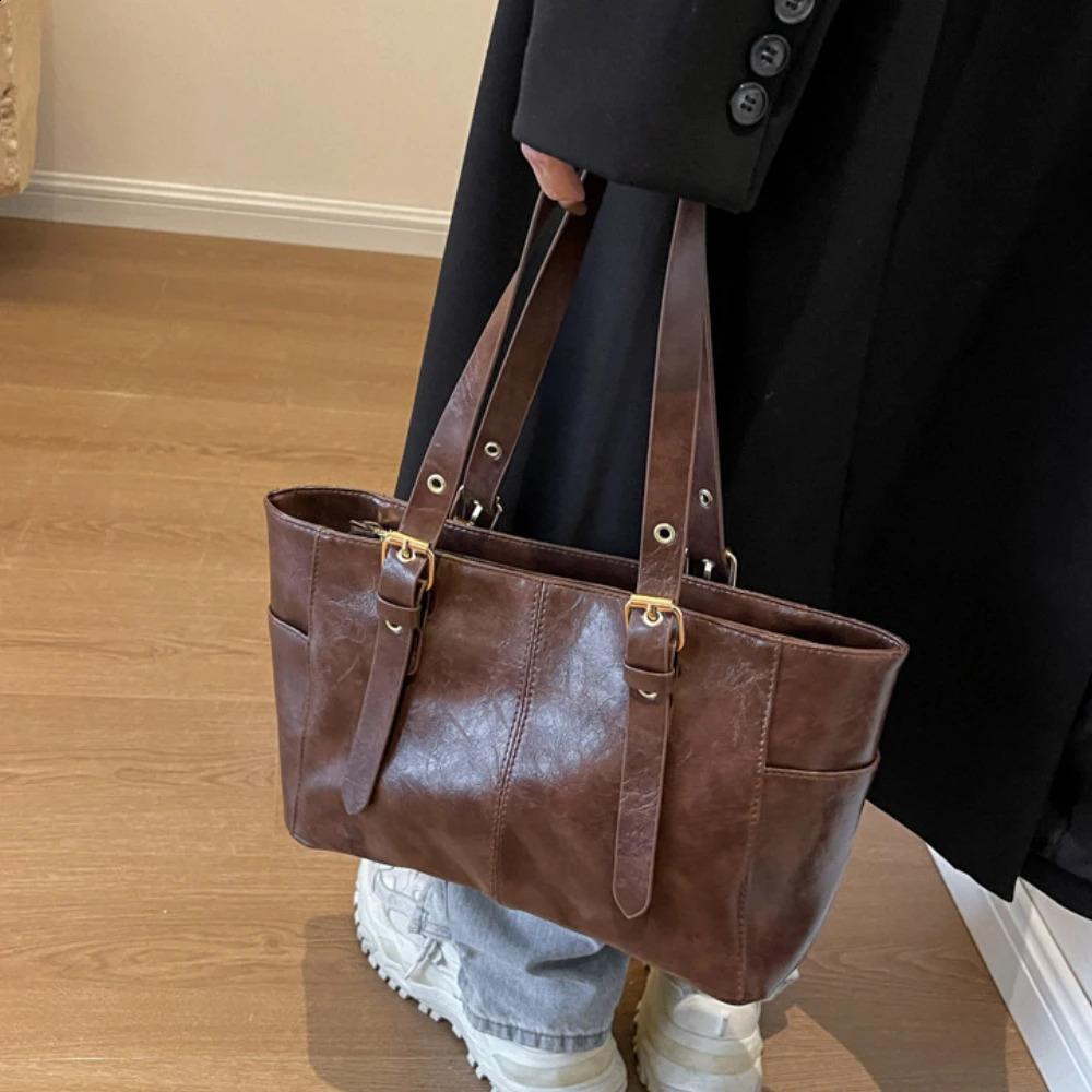 2026 Korean Retro PU Leather Chain Shoulder Bags Women Fashion Black Large Capacity Tote Bag Female High-quality Handbags 260721