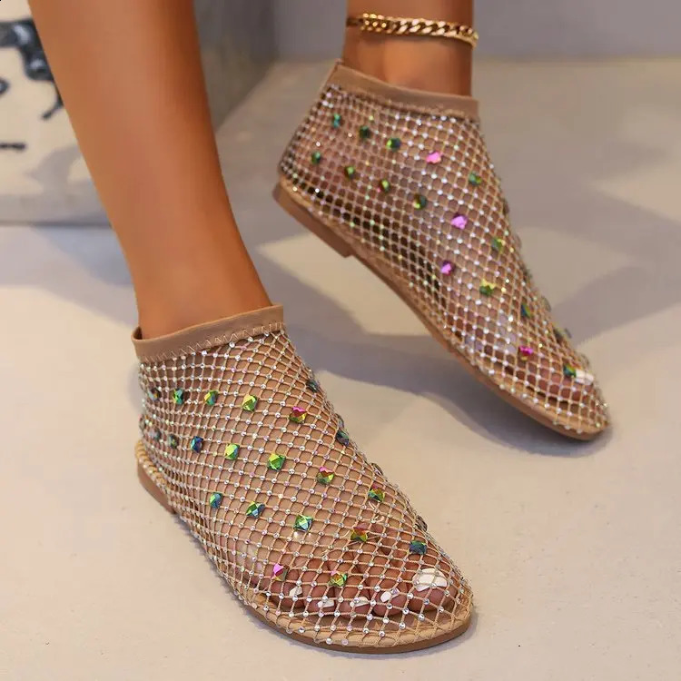 2026 Summer Womens y Sequin Bottom Hollow Short Boots Water Diamond Sexy Flat Bottom Fashion Banquet Flats Sandals 260716BJ