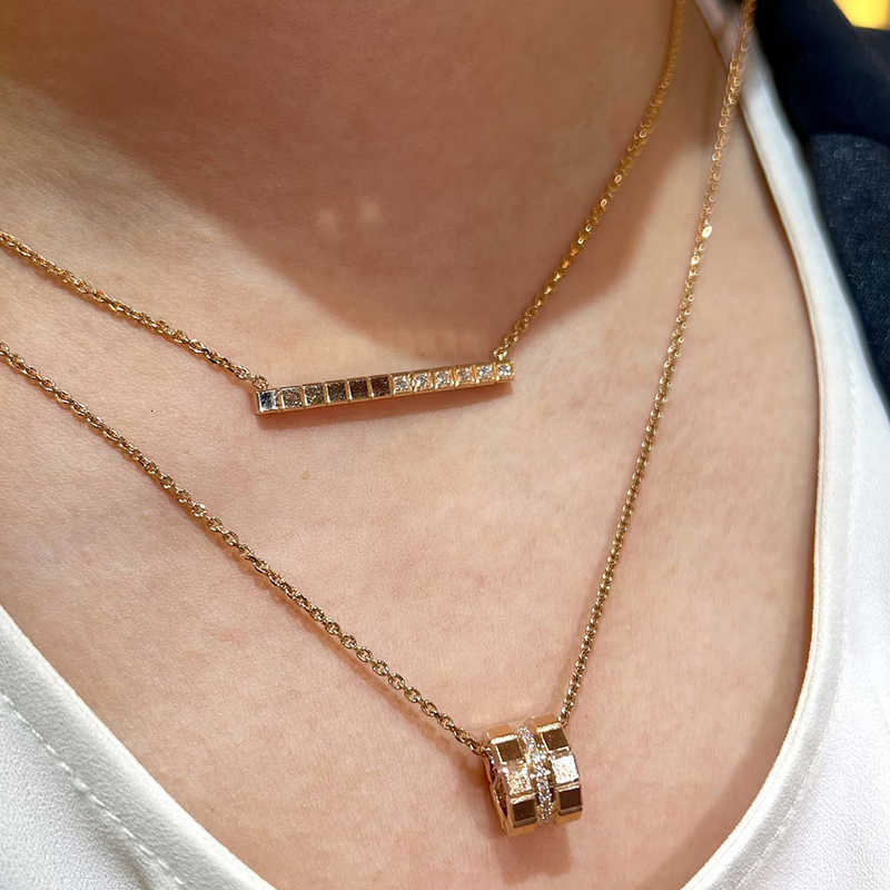 pendant necklace designer for women 18K gold plated classic ice block couple full diamond necklaces boucle d oreille luxe charms jewlery chains Gift