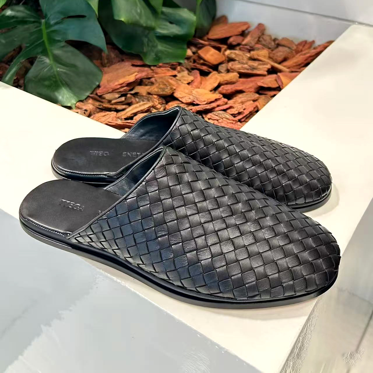 woman casual shoes luxury designer sandals Soft Palazzo weave slippers Home Summer Beach pool tazz Genuine Leather loafers travel Fashion slide men