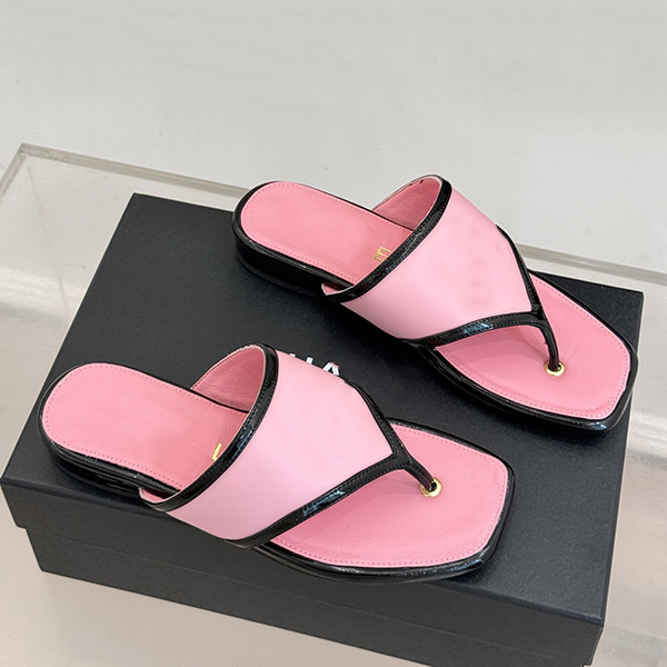 Femmes Sandales à talons compensés en cuir d'agneau classique Sac à rabat Boucle Chaîne Texture matelassée Or Matelasse Chaussures de plage en pl