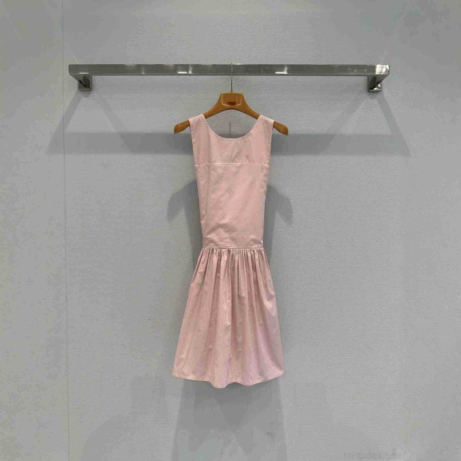 DesignerDesigner Nanyou high-end fashion women's clothing MIU 2026 pink apron dress 72SS
