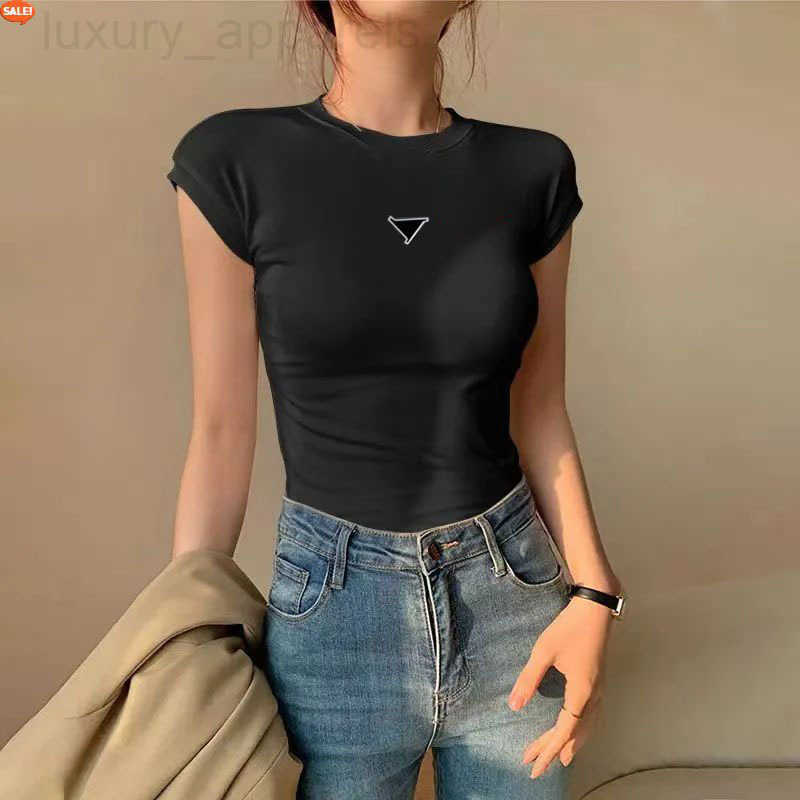 Fashionable female designer vest waistcoat T-shirt summer womens T-shirt tank T-shirt front court top short coat street round shirt