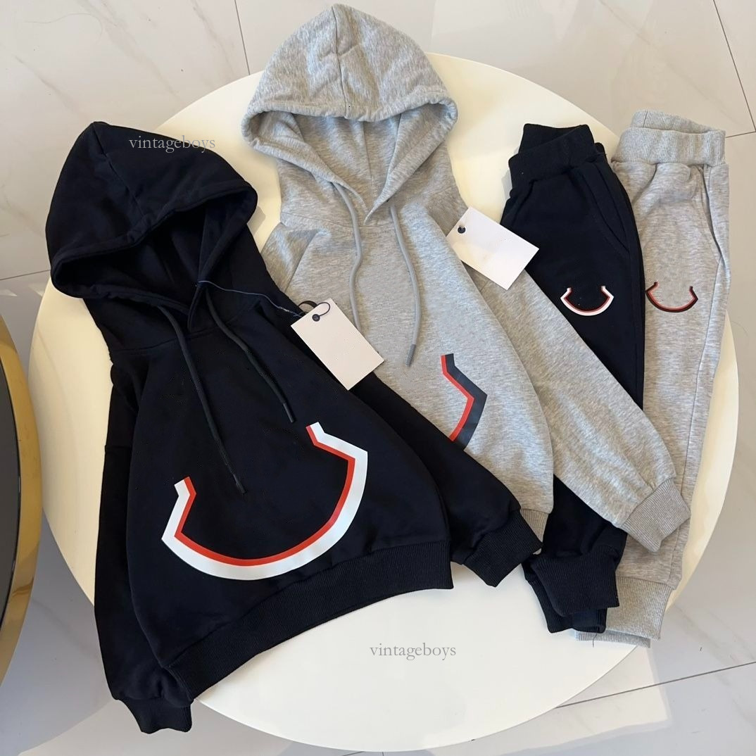 Boys Girls Clothes Sets Designer Hoodies Sweatpants Toddlers Kids Tracksuits Pullovers Children Youth Clothing Sport Sweat Suits Swe 26Y0805