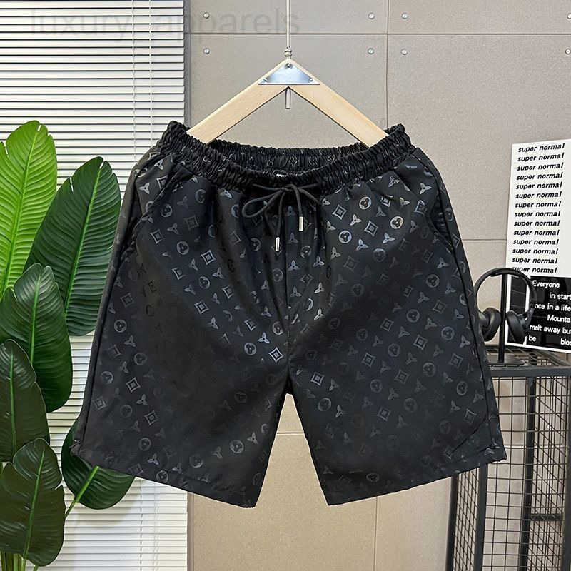 2026 Summer New Design Mens Print Ice Silk Shorts Lightweight Breathable Comfortable Quick Dry Casual Versatile Beach 5 Inch Shorts