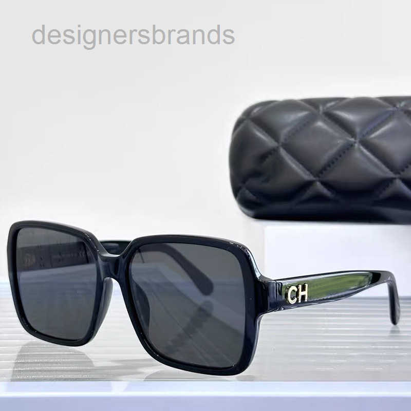 designer sunglasses for Women square oversize casual thin mirror legs frame Fine flat lenses Beach Sun Glasses Retro Frame well