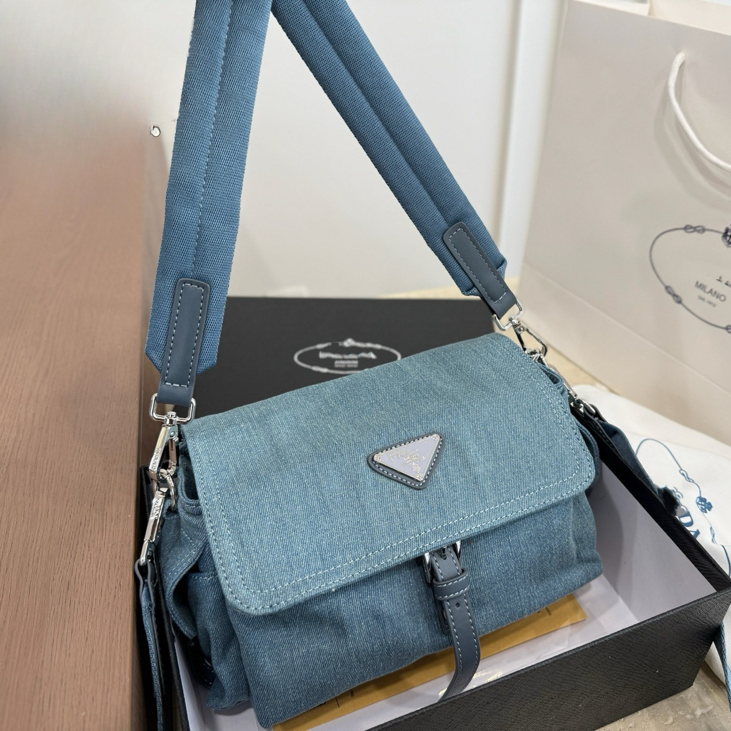 P-brand high-end new nylon ladies handbag messenger bag, unisex designer bag fashion shoulder and crossbody bag with large capacity