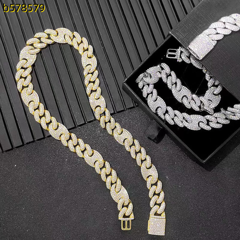 Nouveau Design de mode plaqué or classique taille brillant Moissanite chaîne cubaine certifiée par un tiers 925 Sterling griffe réglage
