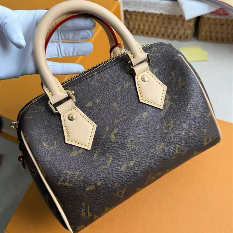 2025 New Printed Handbag Boston Shoulder Korean designer bag Fashion tote bag Versatile Crossbody Trendy Brand Pillow Bag