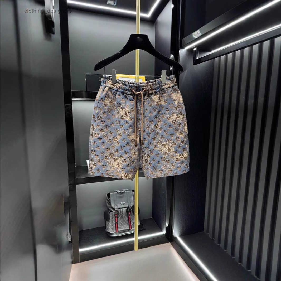 Brand Designer Clothes Mens Dopamine Light Luxury Summer Printed Fashion Trend Versatile Casual Stylish New Short Beach Pants