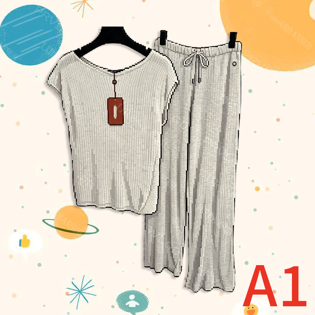 Robe fluide imprimée aux détails féminins chic pour le bureau
