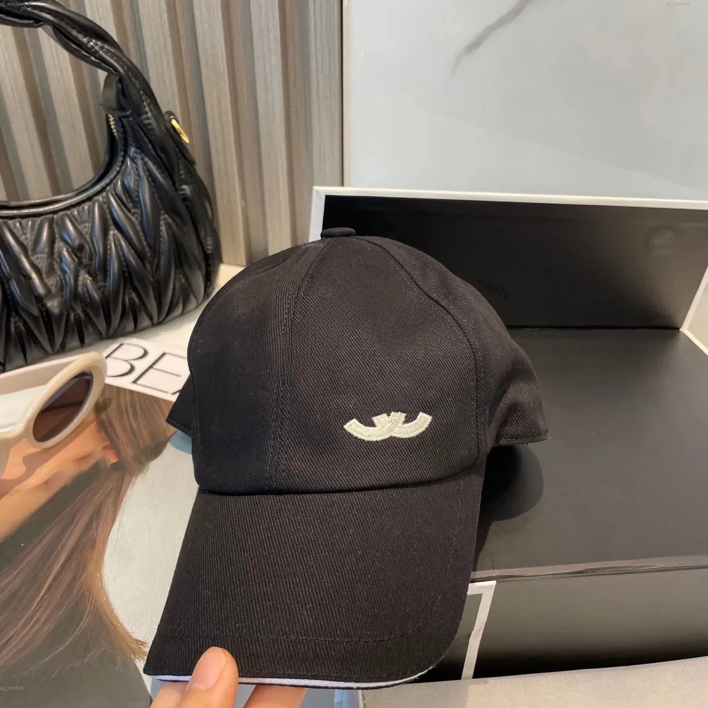 Casquette Luxe Unisex Baseball Cap Solid Color Simple Embroidered Daily Sports Travel Beach Sun HatAAA+