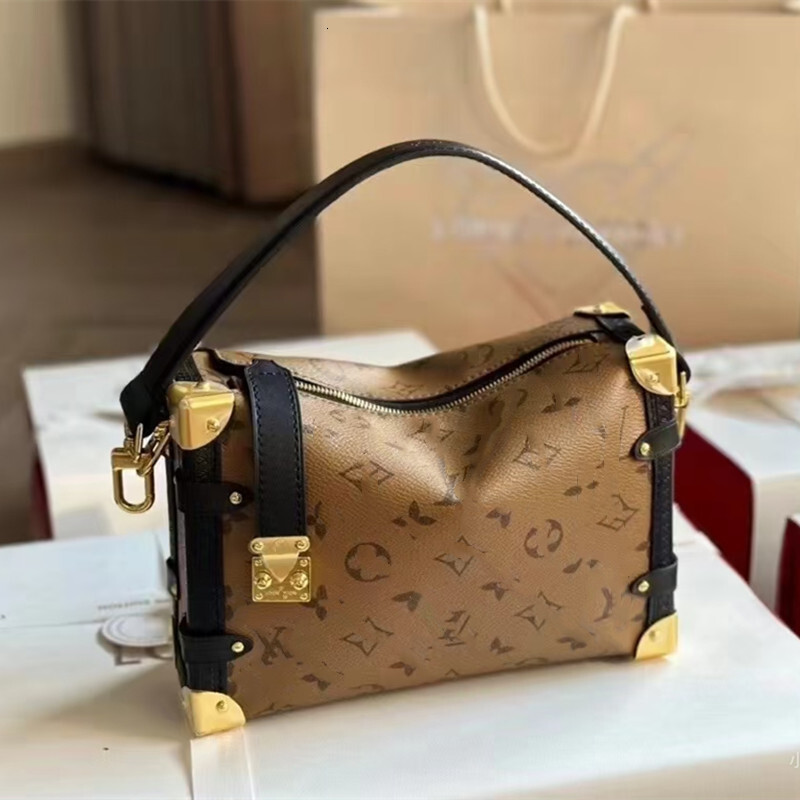 New designer bag Genuine Leather tote bag Women's 2026 Early Spring Soft Box Large Capacity Couple's Handbag Single Shoulder Crossbody Bag