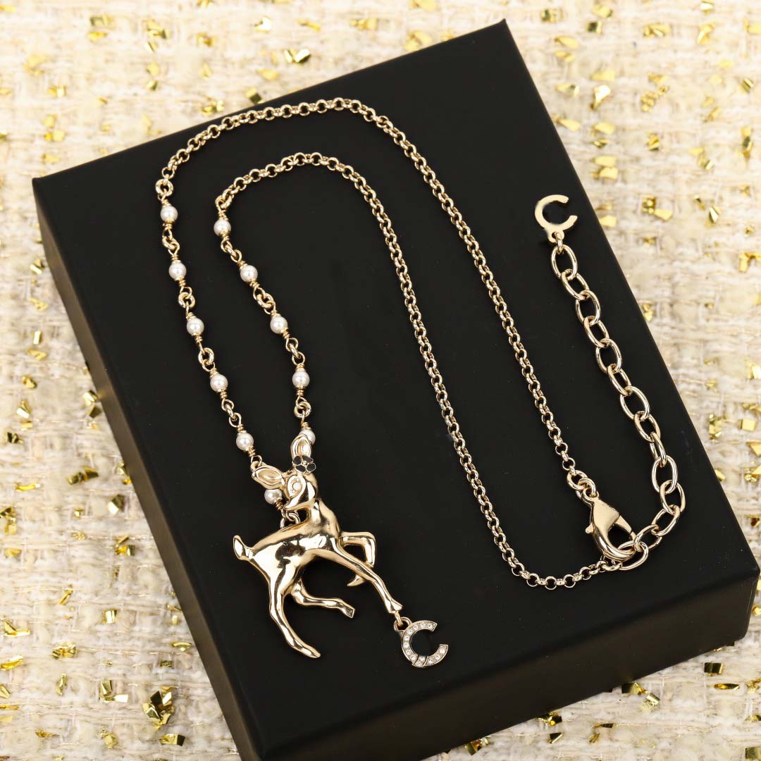 2026 Luxury quality charm animal shape deer pendant necklace with diamond and white shellb eads choker style have stamp box PS6033C