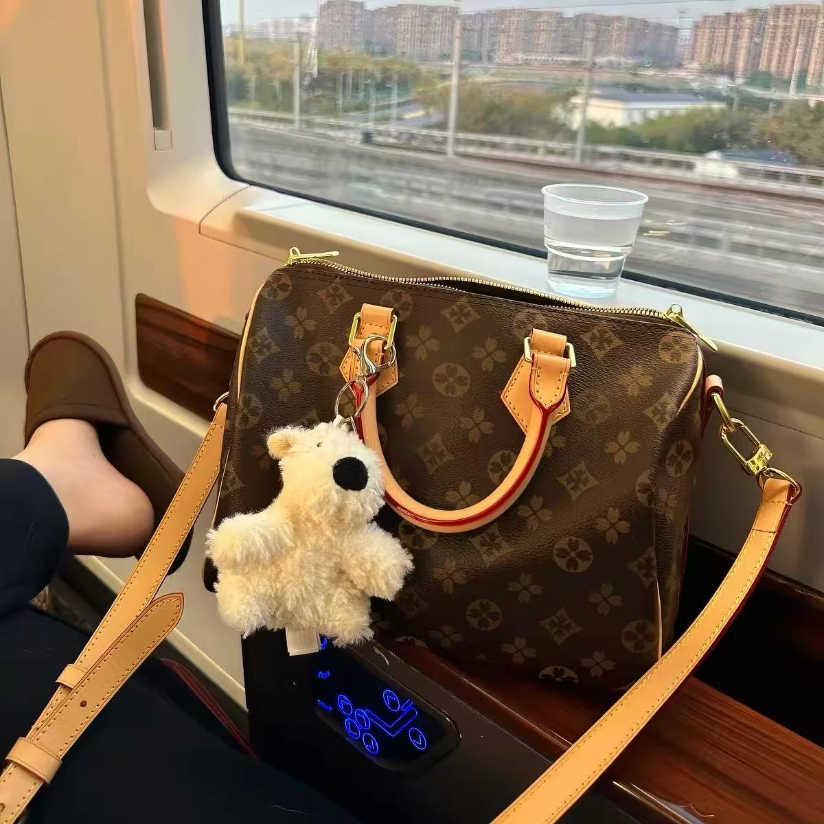 2026 desinger bag New Genuine Leather Vintage Monogram Boston Pillow Bag For Women Versatile Fashion Shoulder Crossbody Handbag Daily Commute Purse
