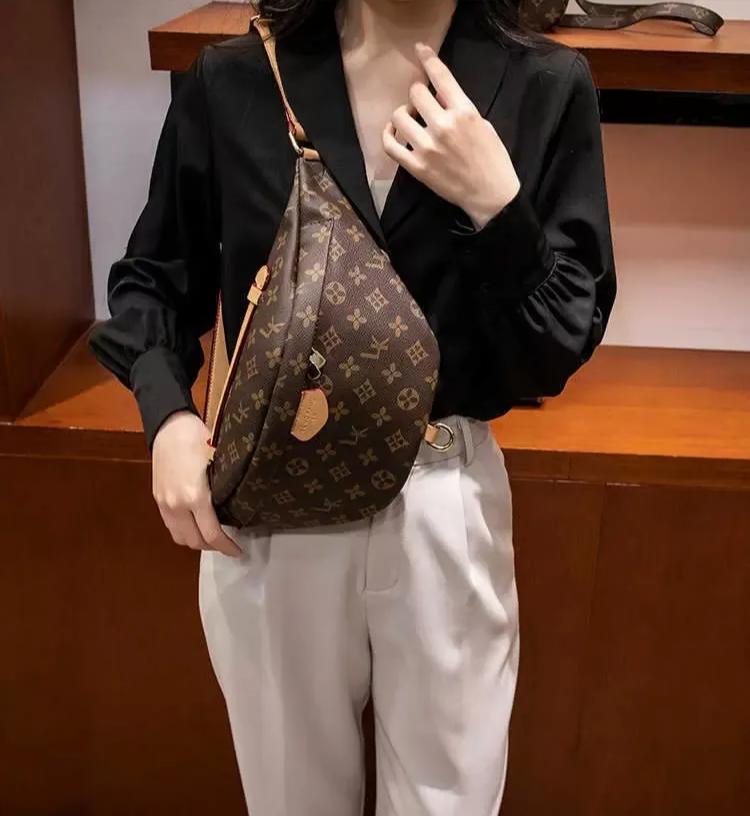 2026 High quality Designer bag waist bag luxury bumbag crossbody belt pouch bags waist pack purse women fashion Cross body Bags Handbags Bum bag Fan