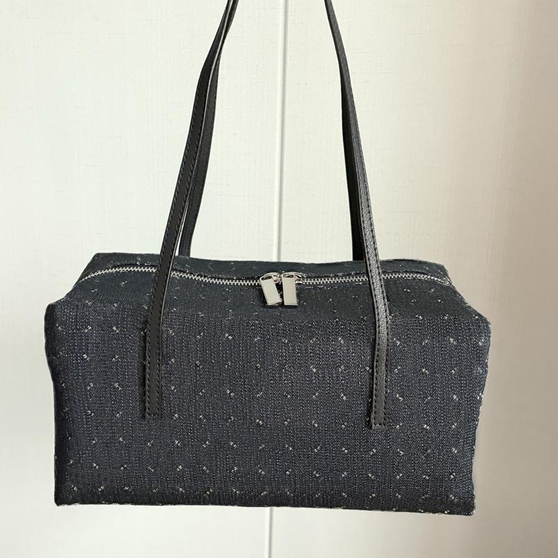 style underarm bag 2026 new genuine leather tote portable commuter Bag retro baguette handbag female classic shoulder bag letter prints elegant mini
