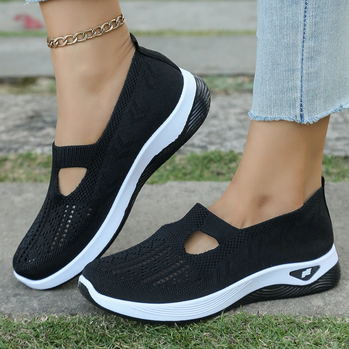 Womens shoes womens casual shoes solid color breathable sports shoes soft-soled lightweight walking shoes low-top knitted 260727